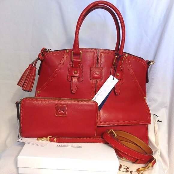 Dooney & Bourke Florentine Large Zip Around Wallet Wristlet in Red NWT - Picture 4 of 4